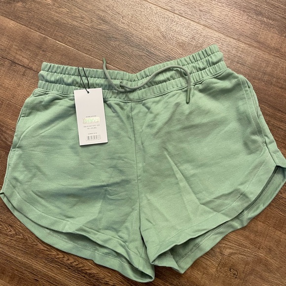 Gymshark luxe legacy shorts - Picture 6 of 11